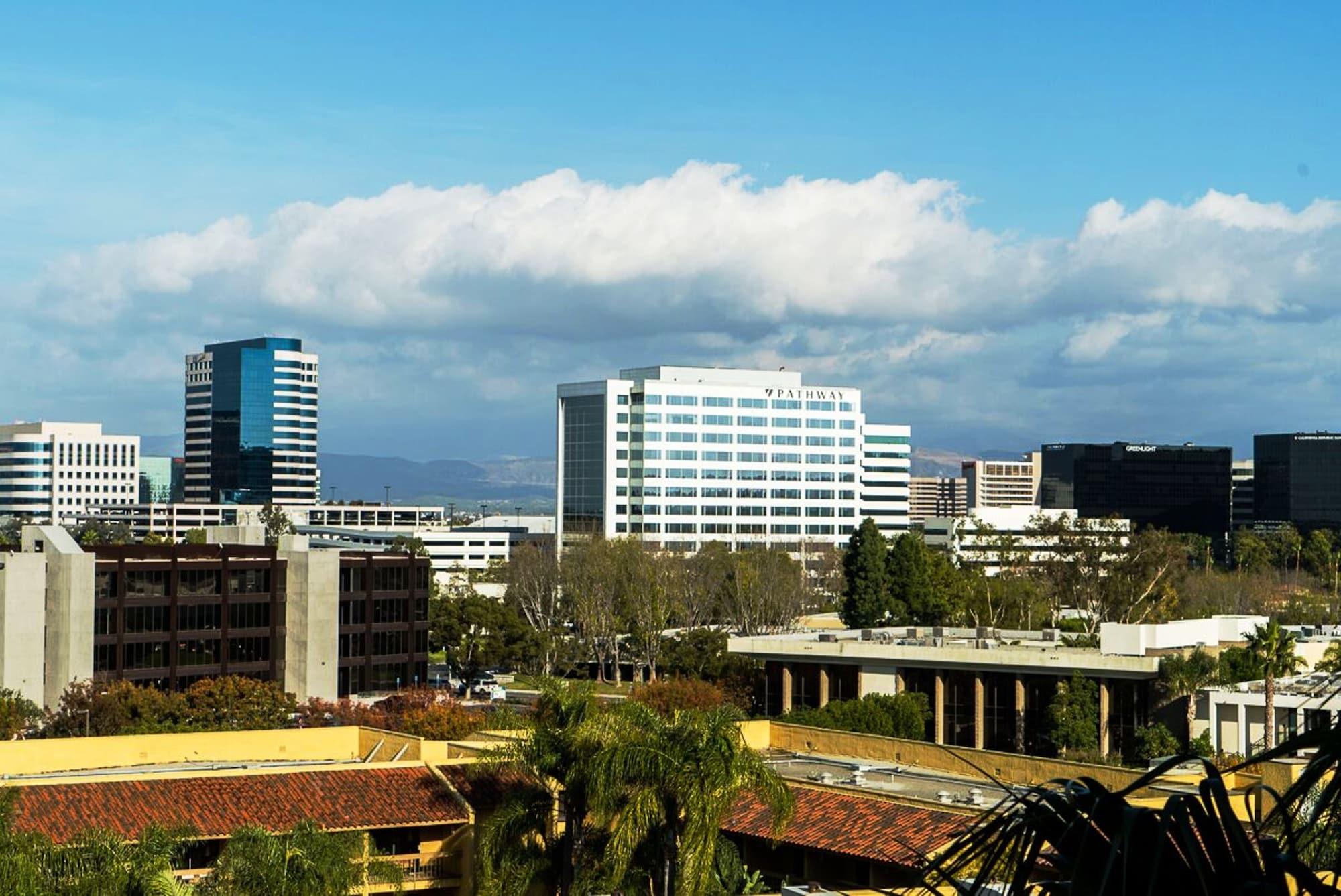 Hilton Irvine/Orange County Airport Hotel Exterior photo